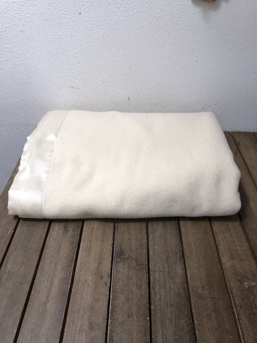 Faribo Queen 100% Pure Wool Blanket Beige Satin 94x96" Faribault Woolen Mill MN - Zdjęcie 9 z 9