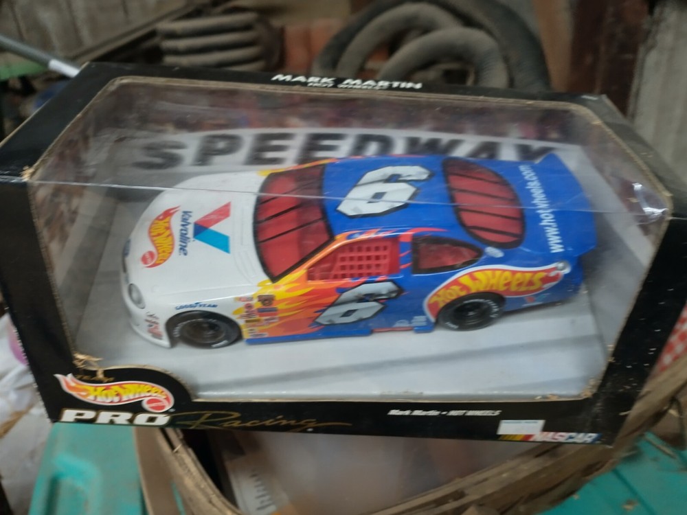 1:24 scale nascar diecast collectable cars