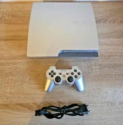 Sony PlayStation 3 (PS3) Slim Silber Satin Silver Edition 320 GB - CECH-3004B