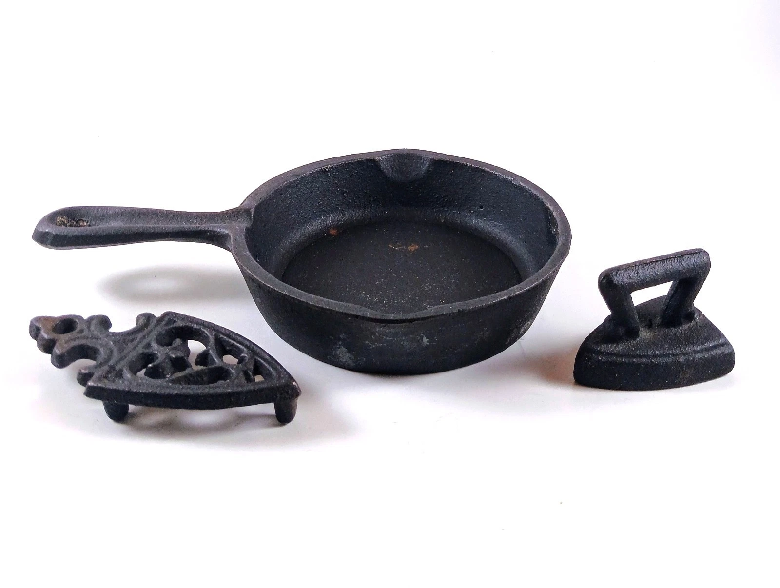 Antique Lodge Cast Iron Mini Skillet With Iron and Trivet 3.5" Wide Dessert Cook