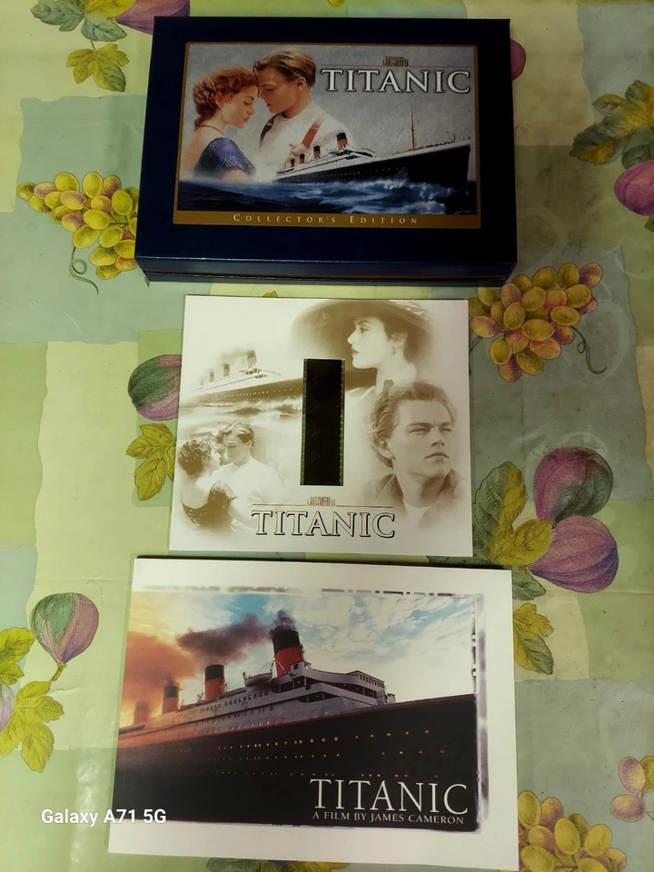 James Cameron's Titanic Collector's Edition VHS Box Set - Great condition - Image 3 of 4