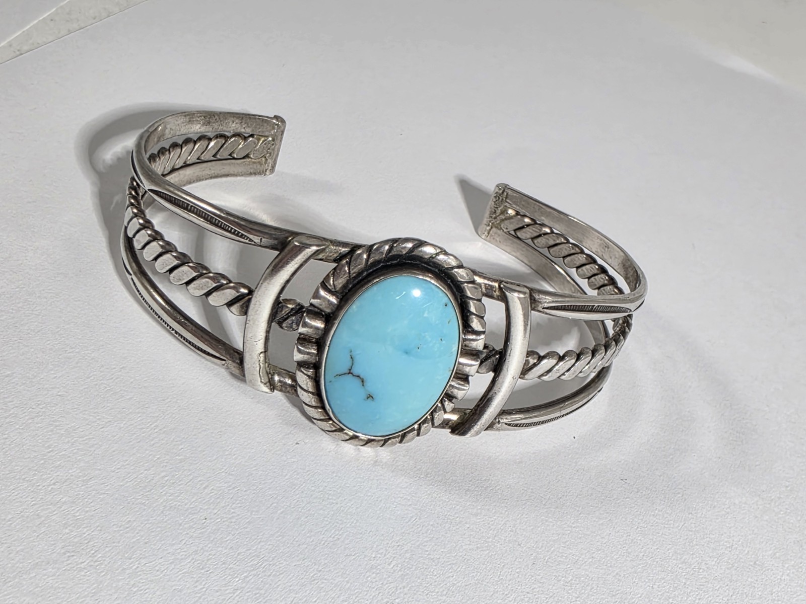 Vintage Navajo sterling silver cuff bracelet Art-Deco Handmade with turquoise