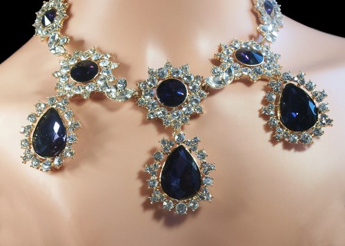 Fabulous Regal Style Necklace and Earrings Set - Picture 19 of 31
