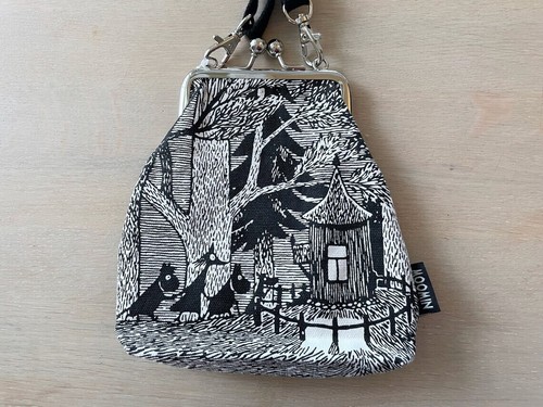 Moomin Crossbody Purse with Snorkmaiden, Fillyjonk and Moomintroll in the Dark - 第 1/8 張圖片