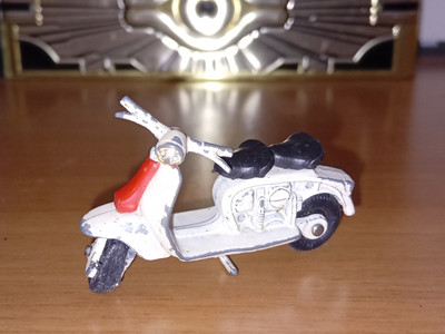 Dinky Toys/Meccano: 1950s Lambretta Two Seater Motorcycle.