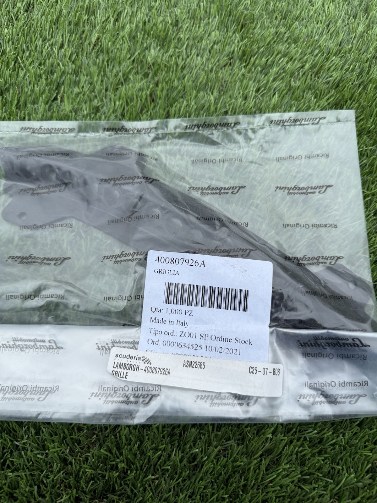 OEM Lamborghini Gallardo LP560 / LP570 front bumper side grill right 400807926A