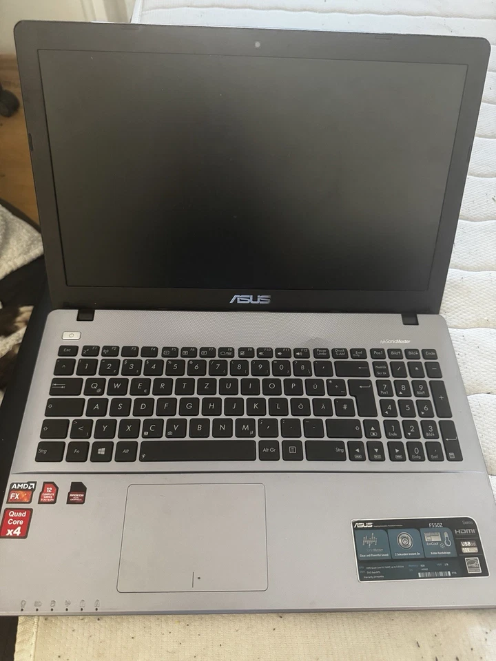 ASUS F550Z Notebook 15.6 Zoll 1TB AMD FX-7600P