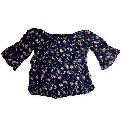 Women's Floral Blouse With Ruffled Hem Size Small regular $26.00