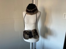 Nurseys  Damen Lammfellmütze mit Lammfellmuff