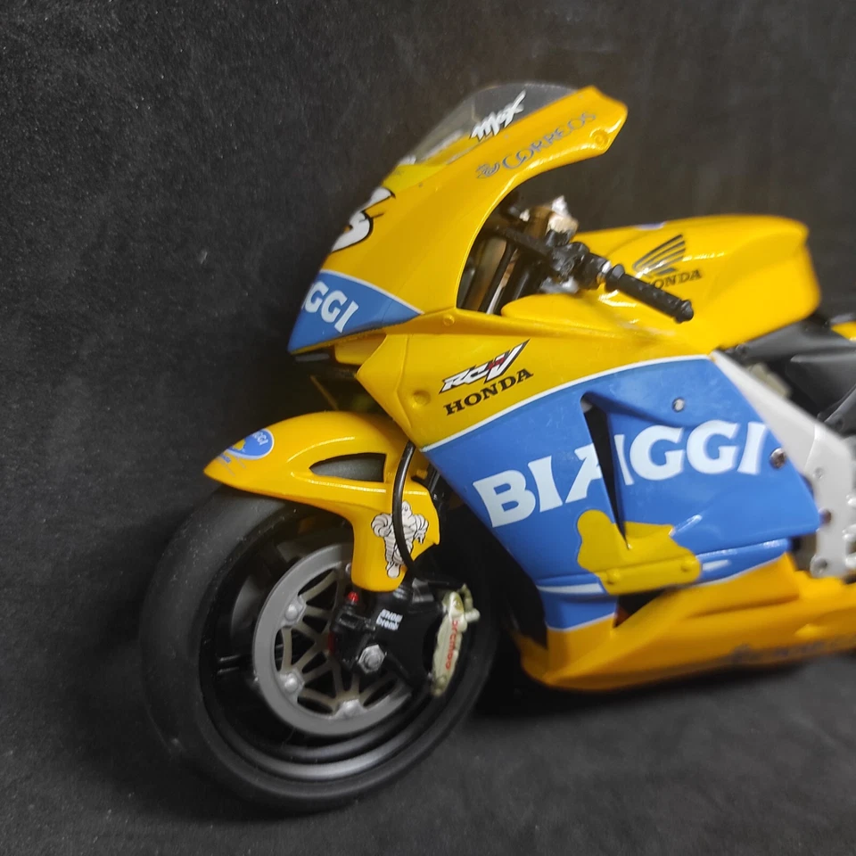 Moto Honda RC211V #3 jaune Biaggi  2004 Altaya 1/12 GP motos collection - Photo 2/4