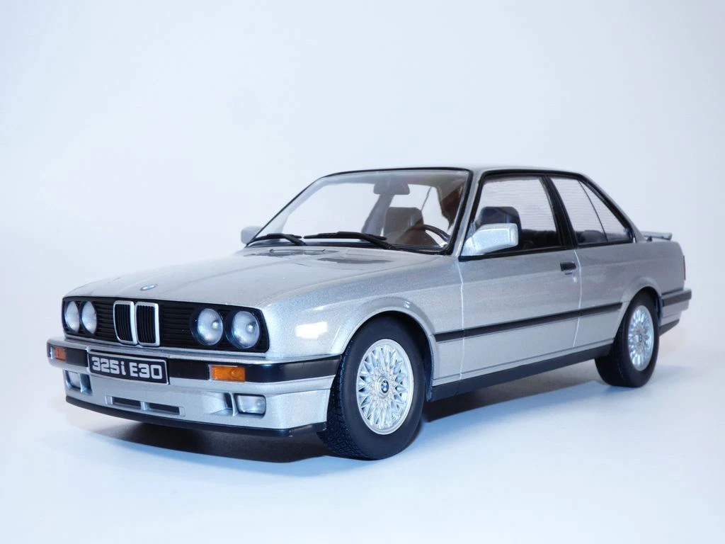 BMW 325i E30 coup gris pack M Tech 1 18 E30