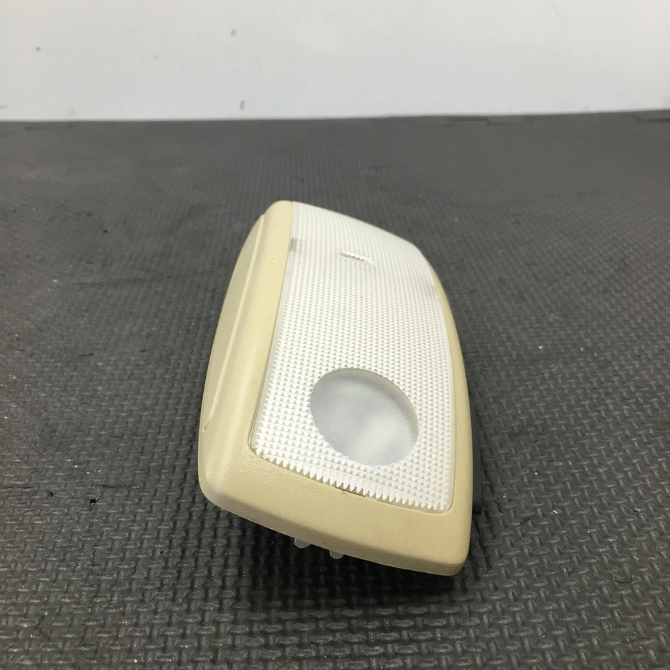 08-13 Volvo S80 Lámpara de luz domo de lectura trasera OEM 39859712 Foto 3 de 4
