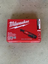 Milwaukee 2457-21 3/8-in Cordless M12 Lithium-Ion Ratchet Kit with Carry Bag
