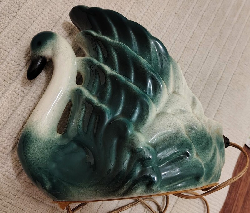 Vintage 50's Swan Lamp/Night Light Figurine Green w/ white accents-9"X10"