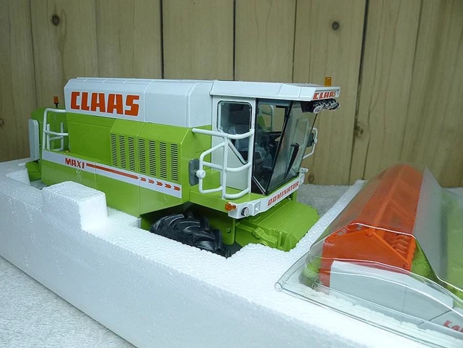 Replicagri 170 CLAAS DOMINATOR 88 CLASSIC MAXI TRACTOR 1/32 Diecast Model - Image 3 of 4