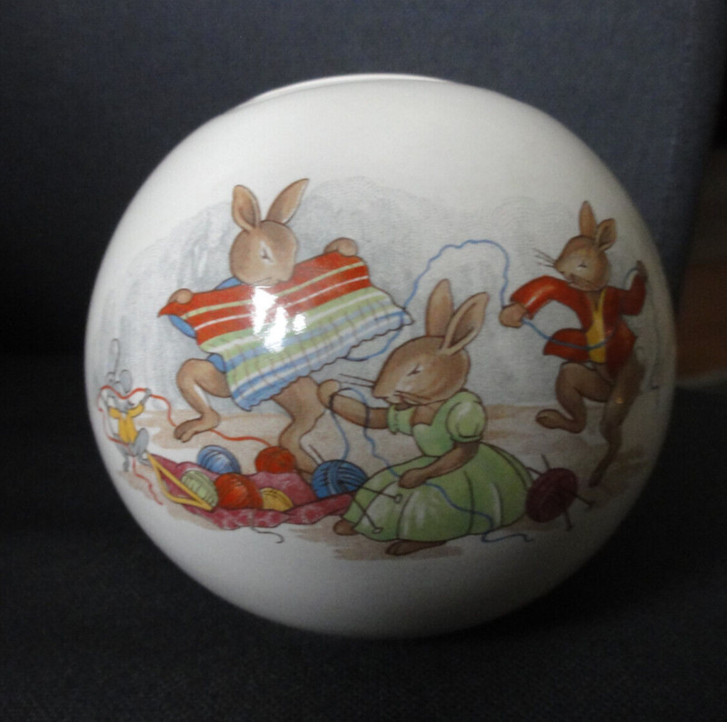 Royal Doulton Bunnykins Coin Bank Money Ball Bunnies Playing w/Yarn Knitting