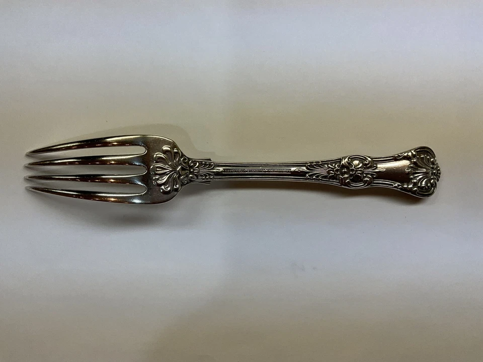 Tenedor de cena Tiffany & Company de plata esterlina patrón rey inglés 1885 Foto 4 de 4