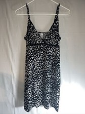 Secret Treasures Woman  s Sleepwear Top Size Small 4-6 Black/White
