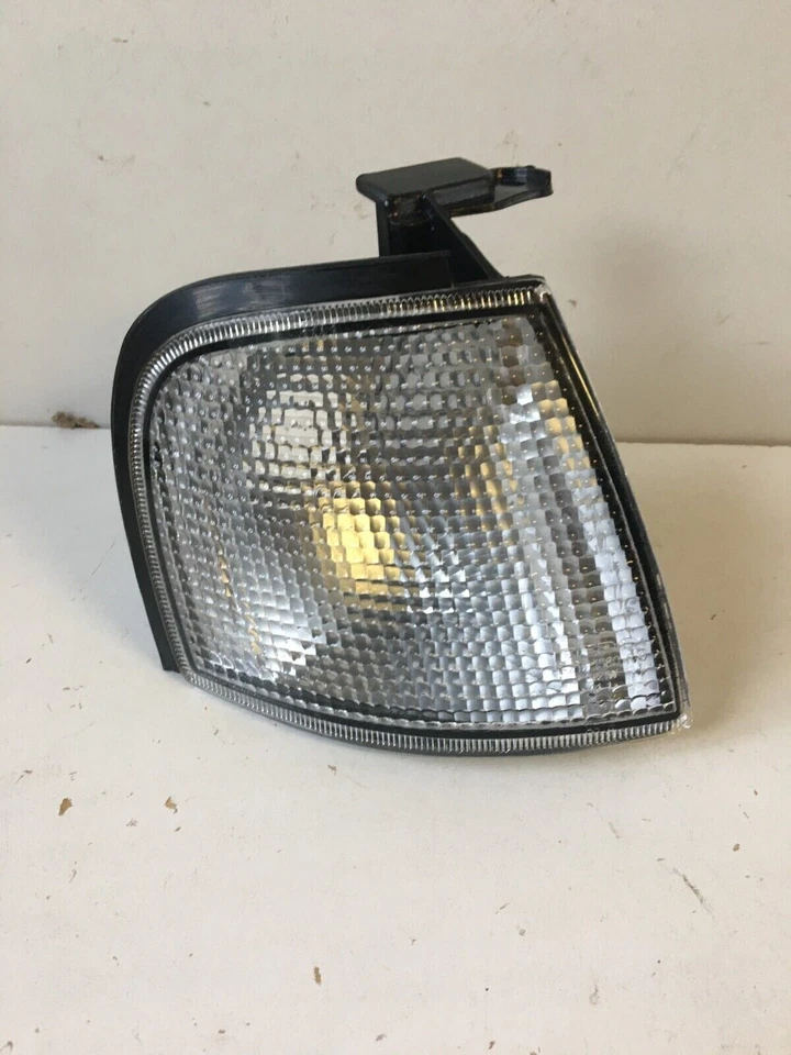 FITS NISSAN PRIMERA P10 FRONT INDICATOR CORNER LIGHT DRIVERS SIDE RIGHT HAND - Image 2 of 4