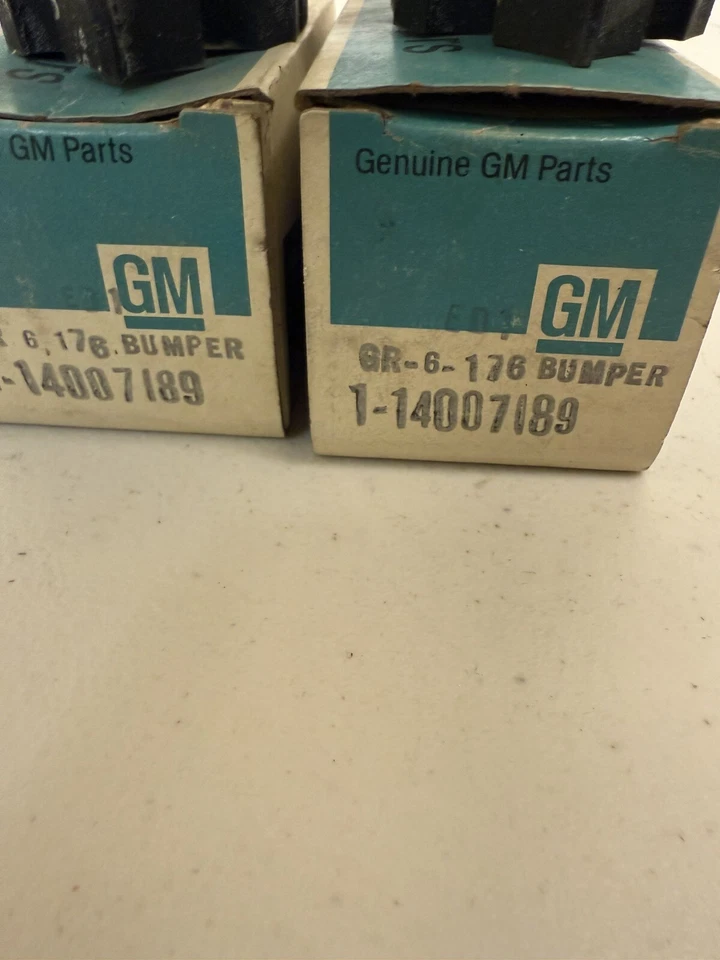 NOS 1963 1972 Chevrolet GMC Pickup C10 C20 Suburban Lower A Arm Bumpers 14007189 Foto 2 de 3