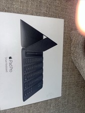 Apple Smart Keyboard for iPad Pro 9.7'' Black MM2L2AM/A Model A1772, NEW