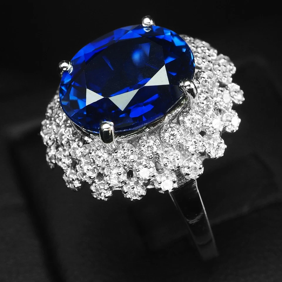 Anillos de oro blanco de plata de ley 925 ovalados de zafiro azul vivo invaluables de 8,70 quilates Foto 3 de 4
