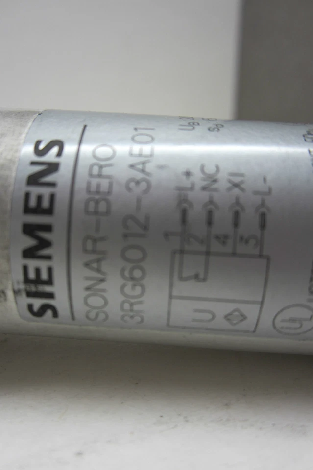 USED SIEMENS 3RG6012-3AE01 SWITCH 3RG60123AE01 - Image 2 of 2