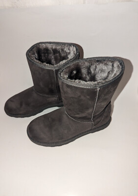 Makalu fur lined short, pull-on boots, Barely Worn, Size 7, Grey