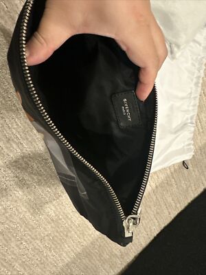 GIVENCHY バンビポーチ ce90c873415c6d6b61d4ea7e4d2994