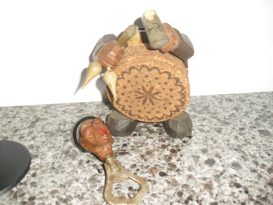 Vintage  CARVED WOOD MAN BOTTLE OPENER & COASTER HOLDER GUC - Image 2 of 4