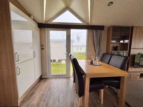 CHEAP STATIC CARAVAN FOR SALE NEAR NORFOLK - Picture 3 of 12
