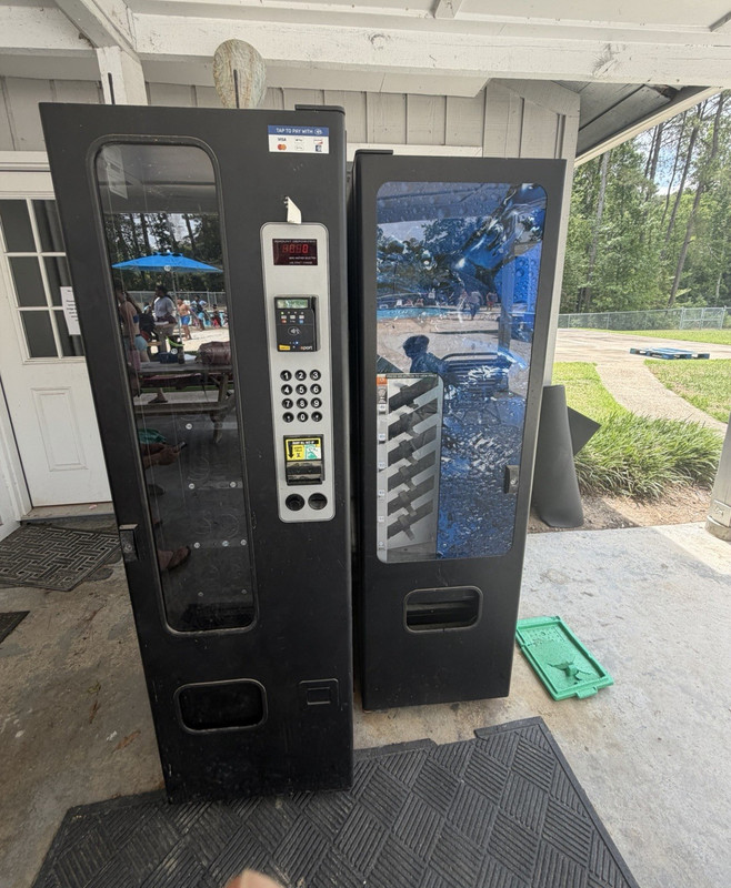 Commercial COMBO Vending Machine w/ Credit Card Reader