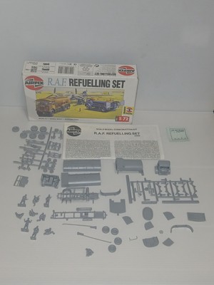 1988 Airfix Featuring R.A.F. REFUELLING SET Series 3 - 1/72 Partiall Built