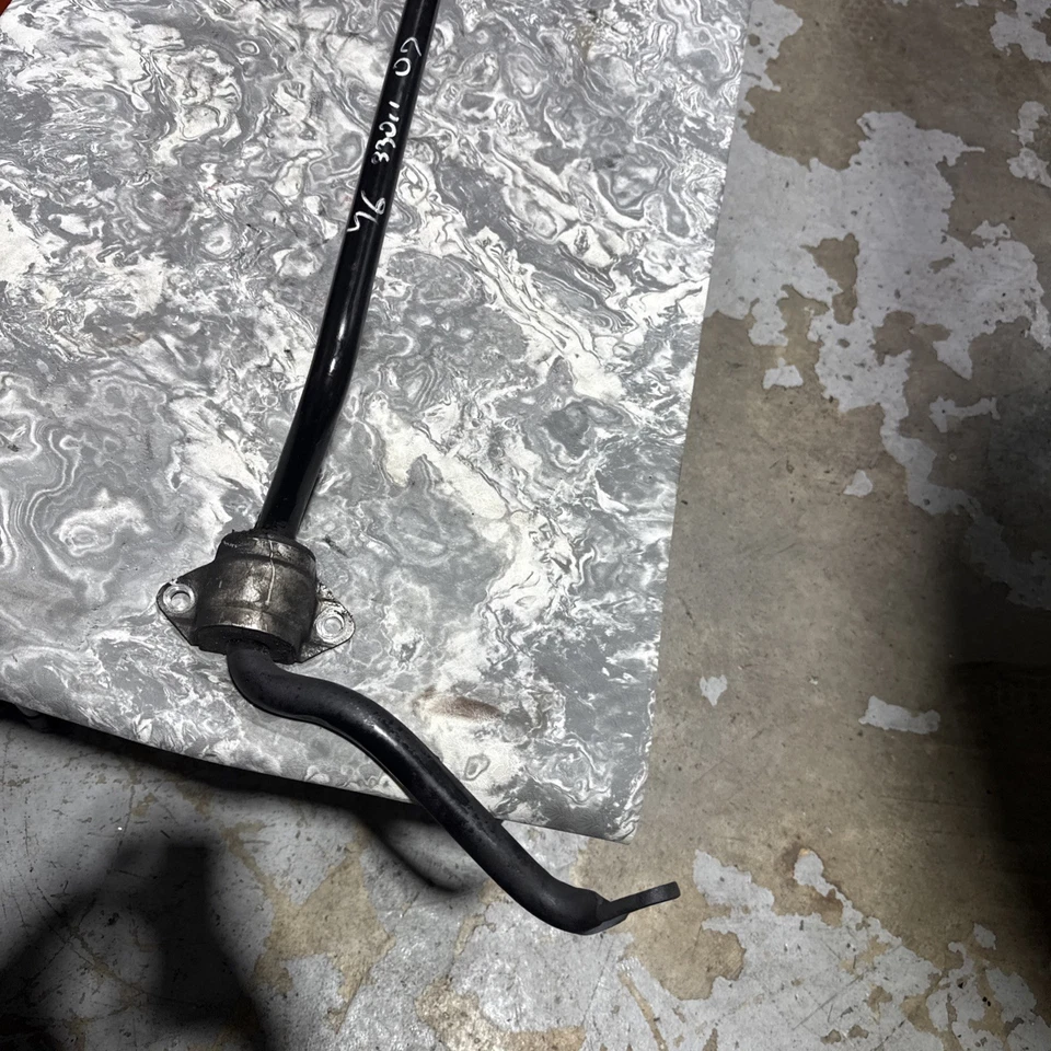 2002 BMW E46 330ci Coupe OEM estabilizador traseiro barra oscilante anti-rolo - Imagem 2 de 4