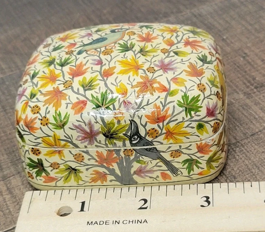 INDIAN KASHMIR PAINTED PAPIER MACHE TRINKET BOX   - Image 2 of 4