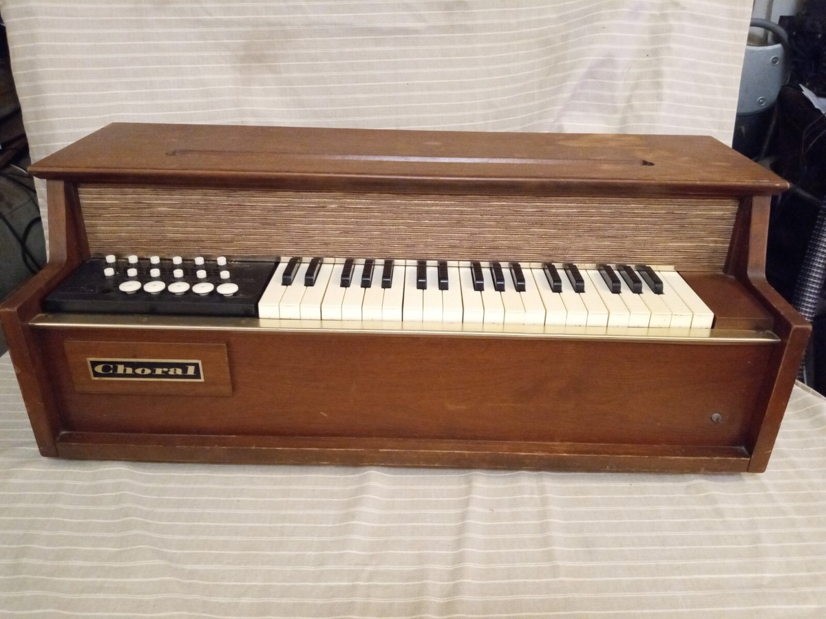 Rare Vintage Choral Electric Chord Organ model GAN-8804, Tested