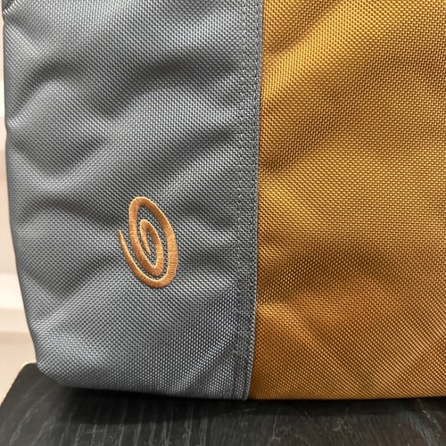 Timbuk2 Laptop Sleeve Padded Sleek Secure Case Protective Cover Gray Gold Medium - 第 4/13 張圖片