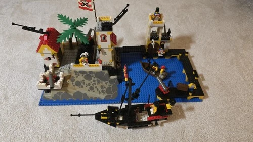 LEGO Imperial Trading Post 6277 Pirates 90% Complete Set Read description!!