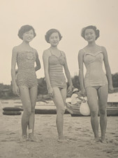 1952-1955 Hong Kong photo album #1. 425 photos of model Stella Lee and friends.
