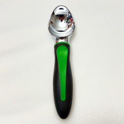 Tupperware  Ice Cream Scoop Easy Grip Scooper  Green NEW!