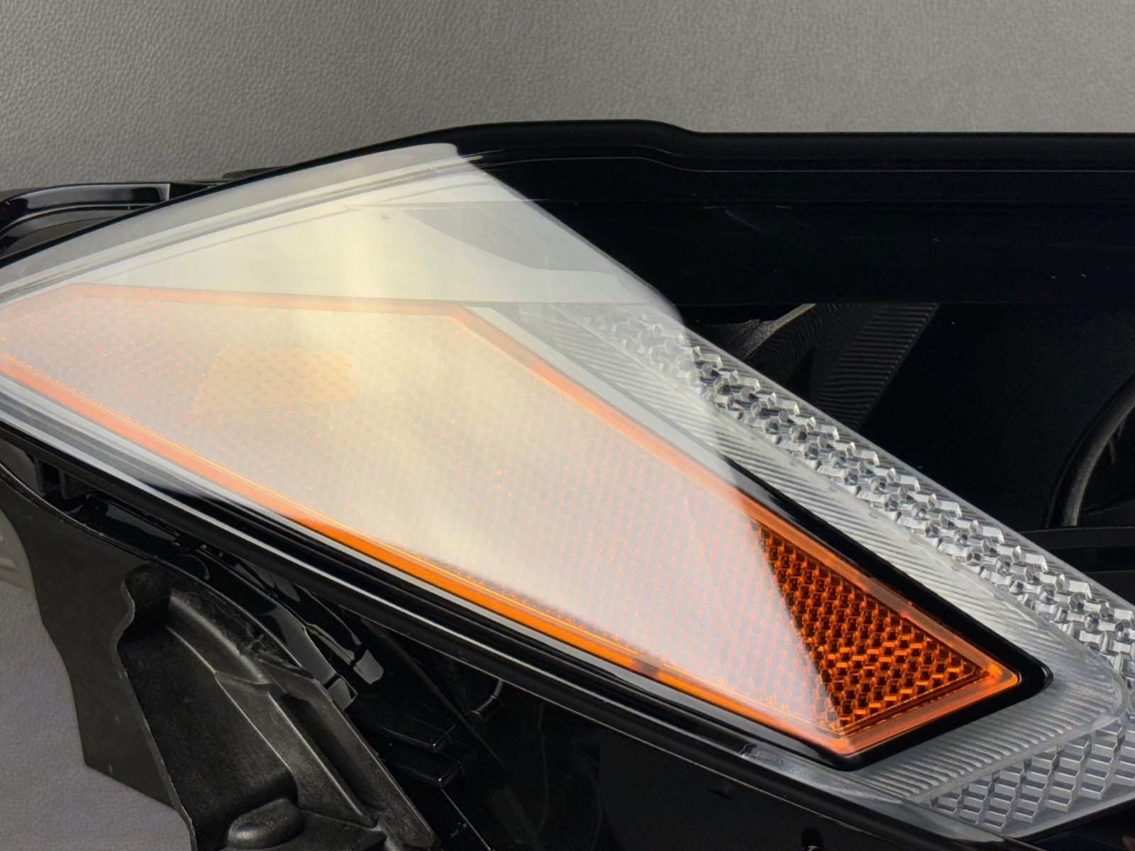 Lamborghini Urus 2019-2024 Right Headlight