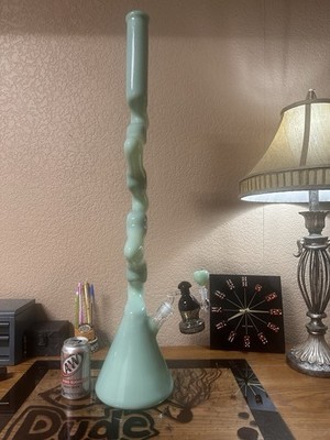 High point glass heavy duty large Zong- made in usa.  ash catcher included 