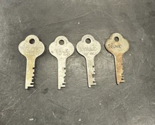 4 Yale Vintage Flat Steel Keys Trunk Padlock Chest Key 14J214 IED450 IED2499