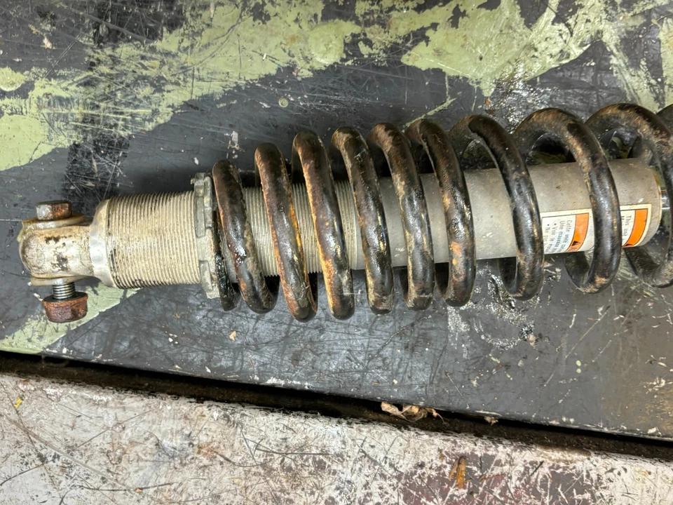 Оригинальный центральный амортизатор газовой подвески Yamaha SX Viper 2002-03 8EK-47481-00-00 RW6058 - Изображение 3 из 4