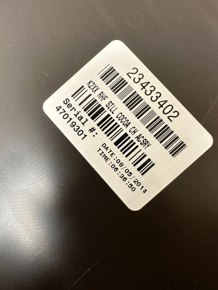 Placas de moldura de umbral de puerta interior OEM Cocoa 2014-2019 Chevrolet Silverado 23114163 Foto 4 de 4