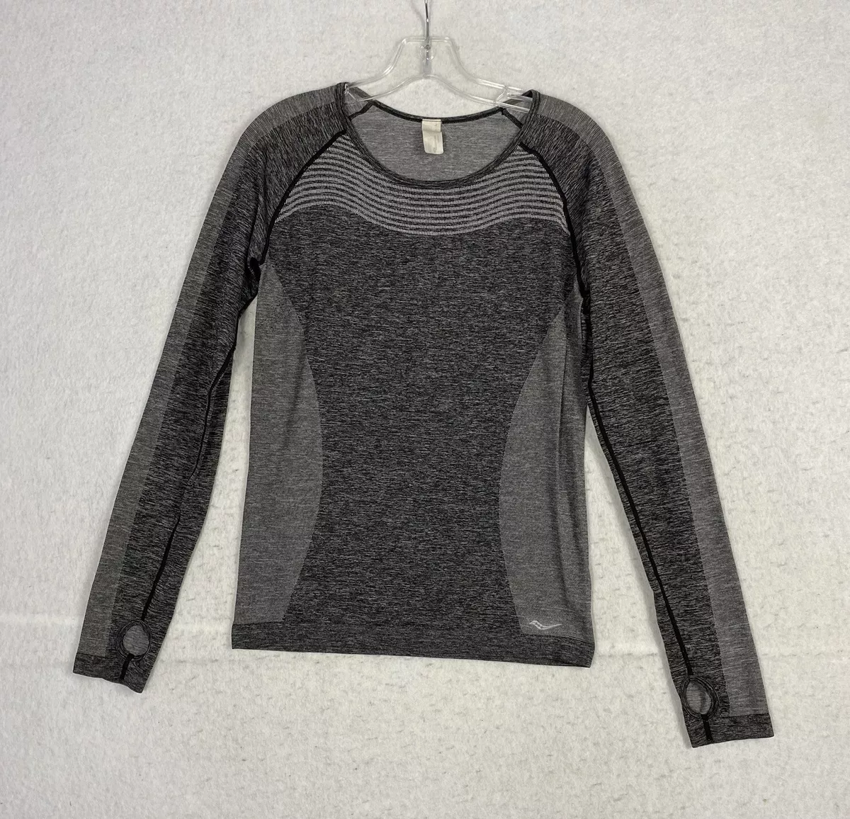 Saucony l s running shirt Top Base layer Size M Women s Thumbholes Gray