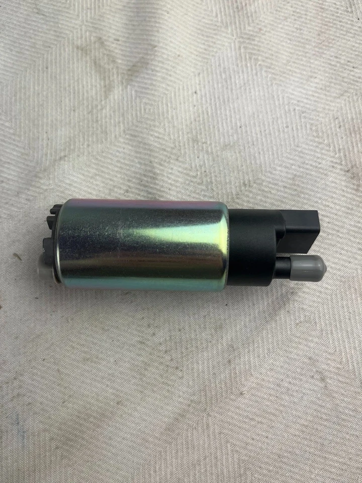 Bomba de combustible eléctrica Carquest E8213 xref: Airtex E8213 se adapta a Toyota, Lexus, Pontiac Foto 2 de 4