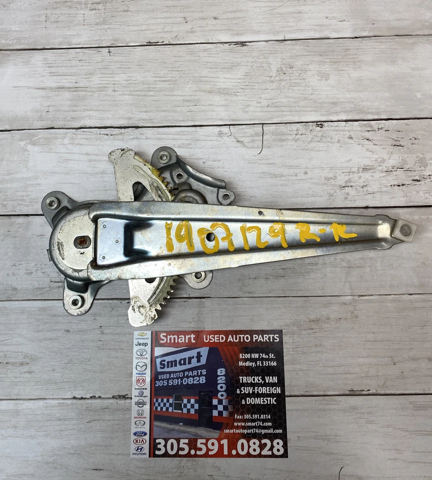 Lexus IS200T 2016 2017 regulador de puerta trasera derecha OEM 6980333050 Foto 2 de 4