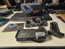 Vello Battery Grip for Nikon D7100/D7200 Model BG-N11 