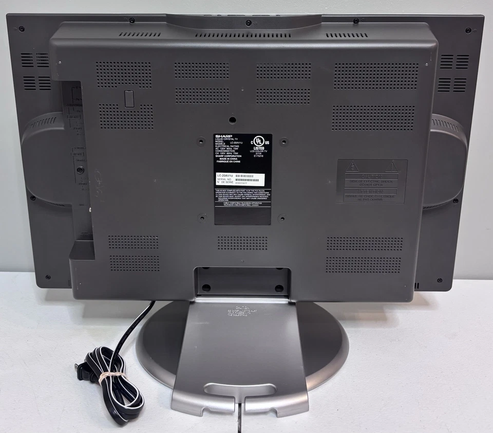 Vintage Sharp LC-20AV1U 20” 4:3 LCD TV - 640 x 480 - Retro Gaming - No Remote - Image 4 of 4